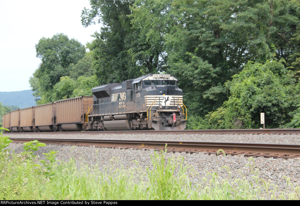 NS 1079 as a trailing unit